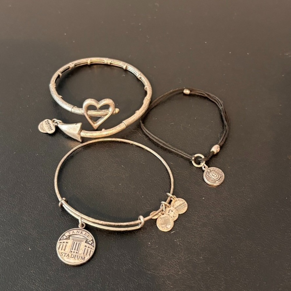 Lot of 3 Alex & Ani Bracelets Adjustbale Vintage sixty size Charm with yankees